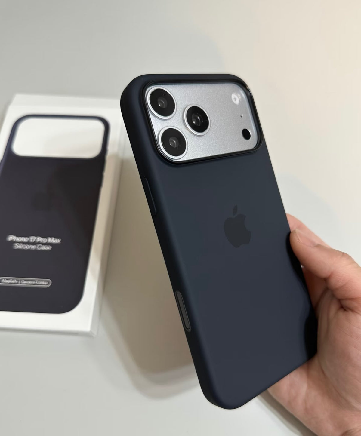MagSafe Özellikli Siyah Lansman Kılıf