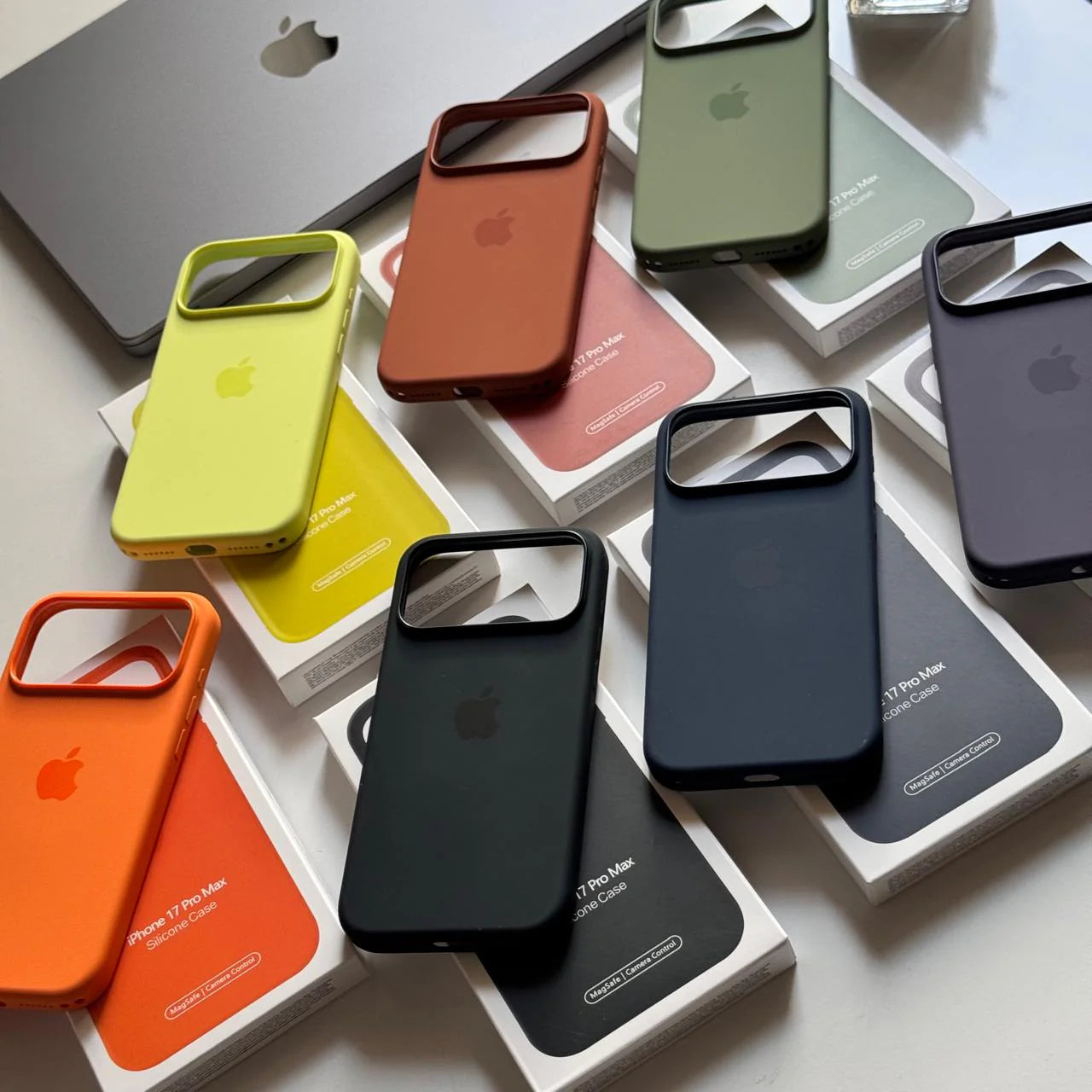 iPhone Yeşil Lansman Kılıf
