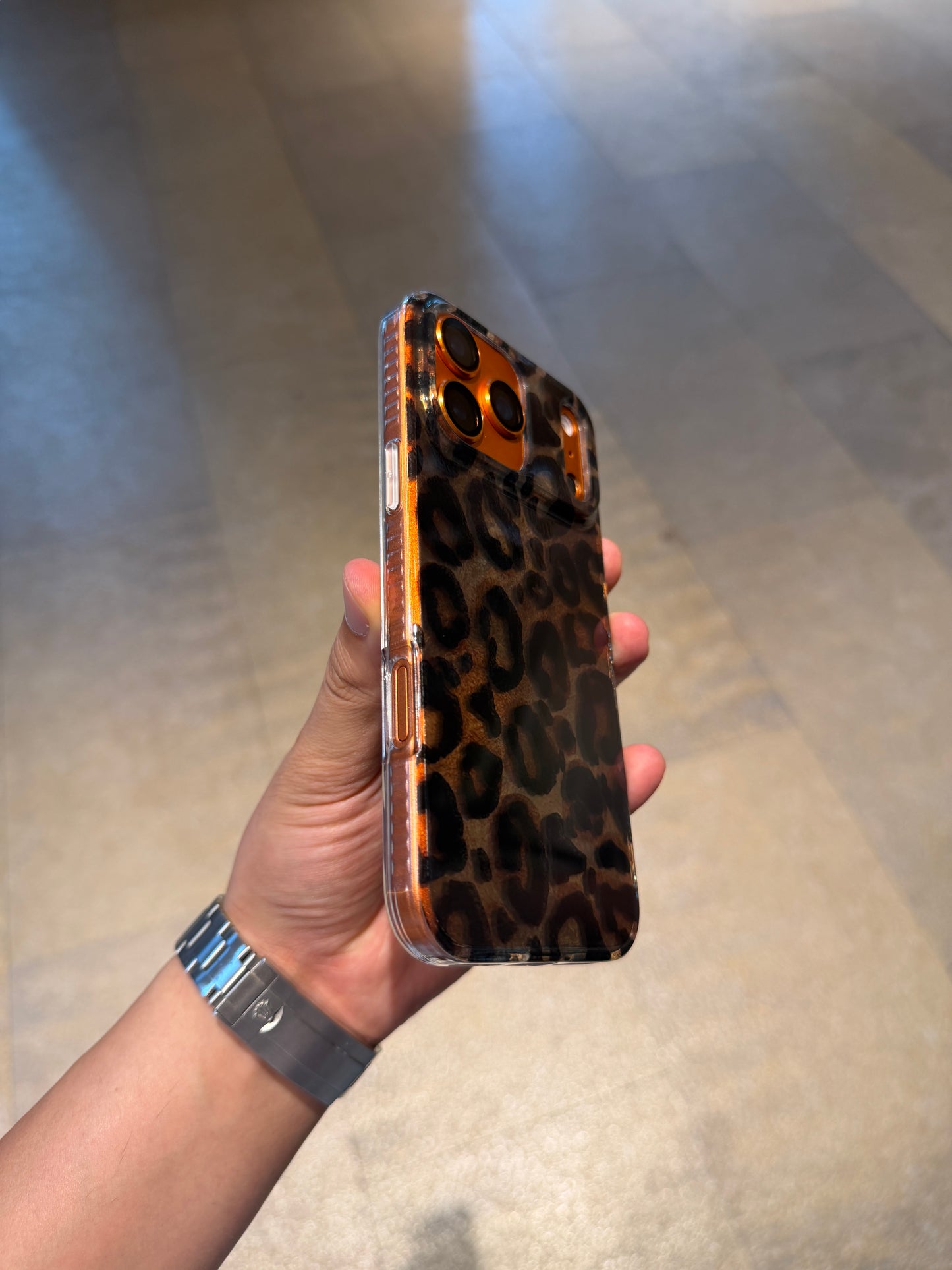 Leopar İphone Telefon Kılıfı