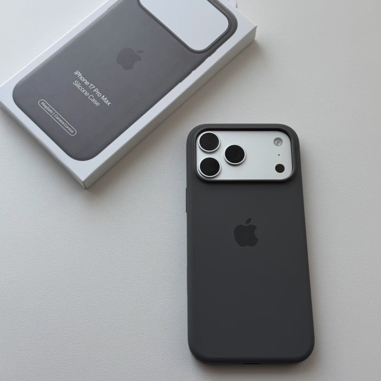 Magsafe Özellikli Gri Lansman Kılıf