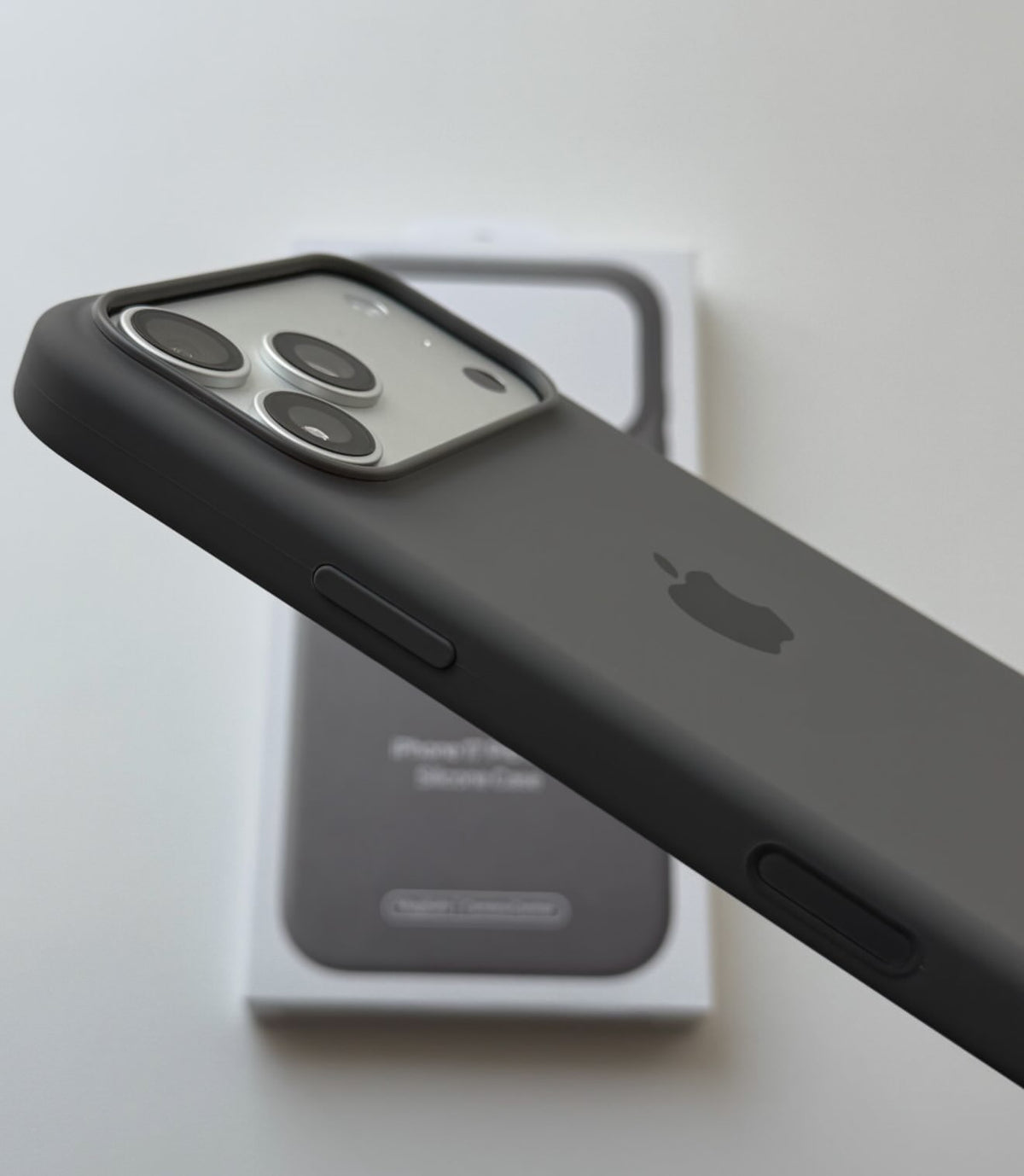 Magsafe Özellikli Gri Lansman Kılıf