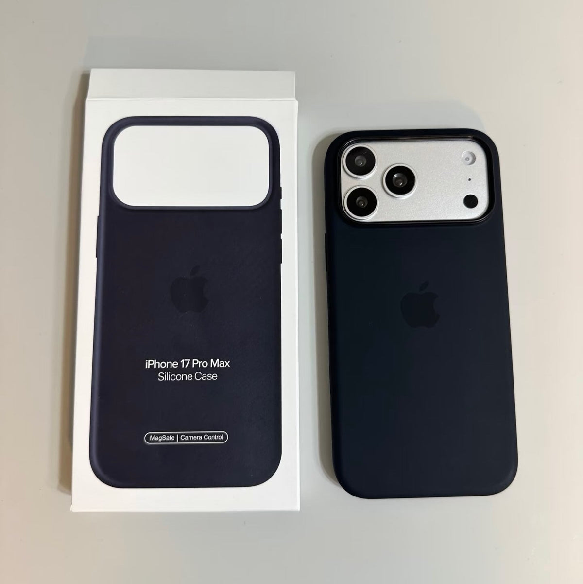 MagSafe Özellikli Siyah Lansman Kılıf