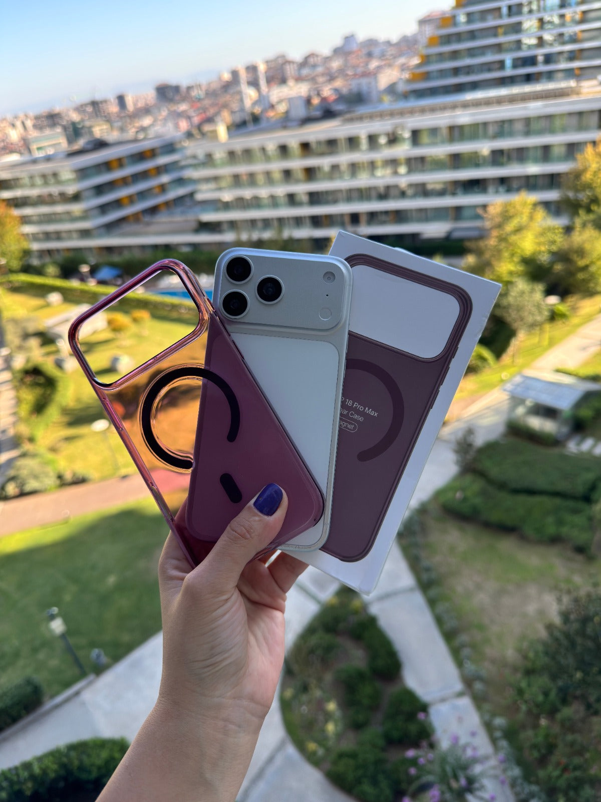 Şeffaf MagSafe Özellikli Kılıf Bordo