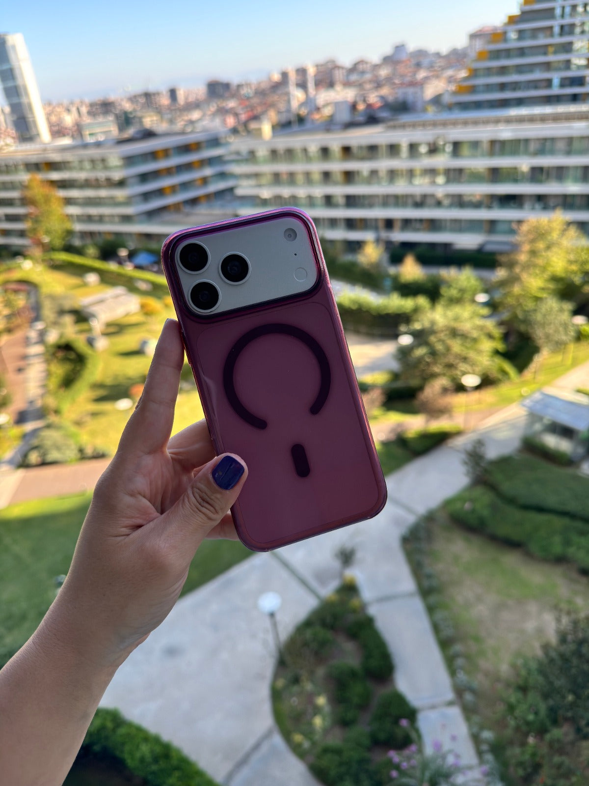 Şeffaf MagSafe Özellikli Kılıf Bordo