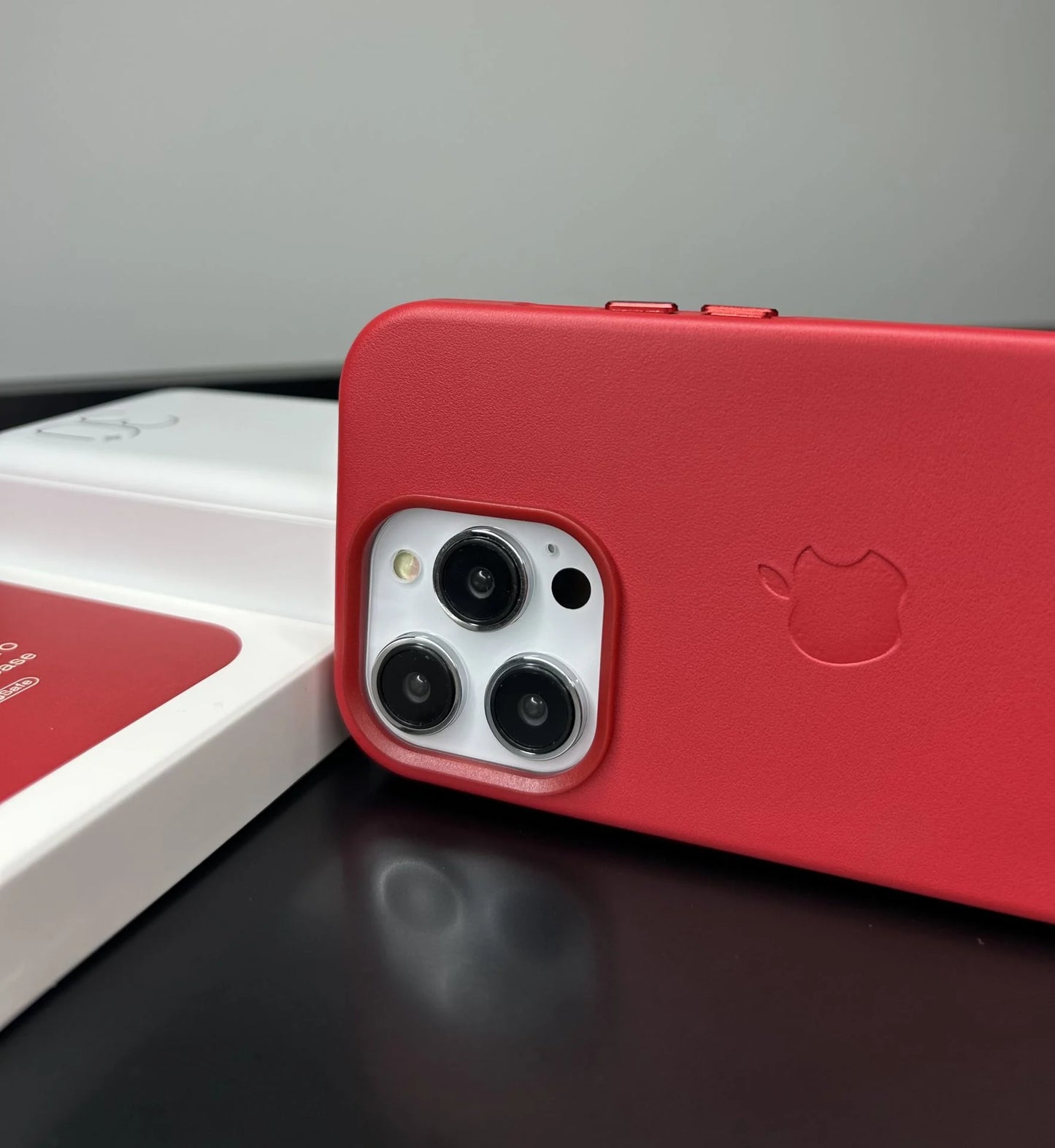 Apple MagSafe Özellikli Deri Kılıf - Kırmızı