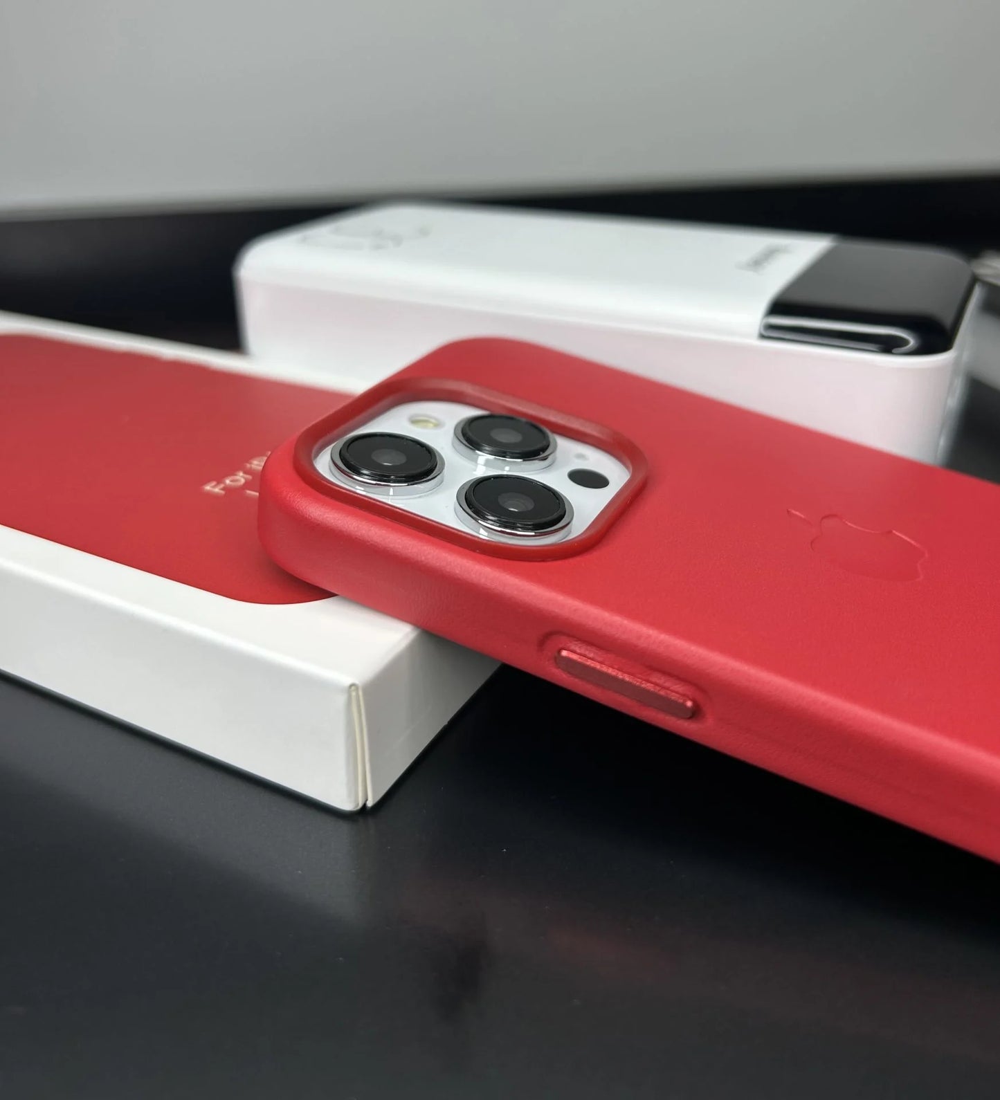Apple MagSafe Özellikli Deri Kılıf - Kırmızı